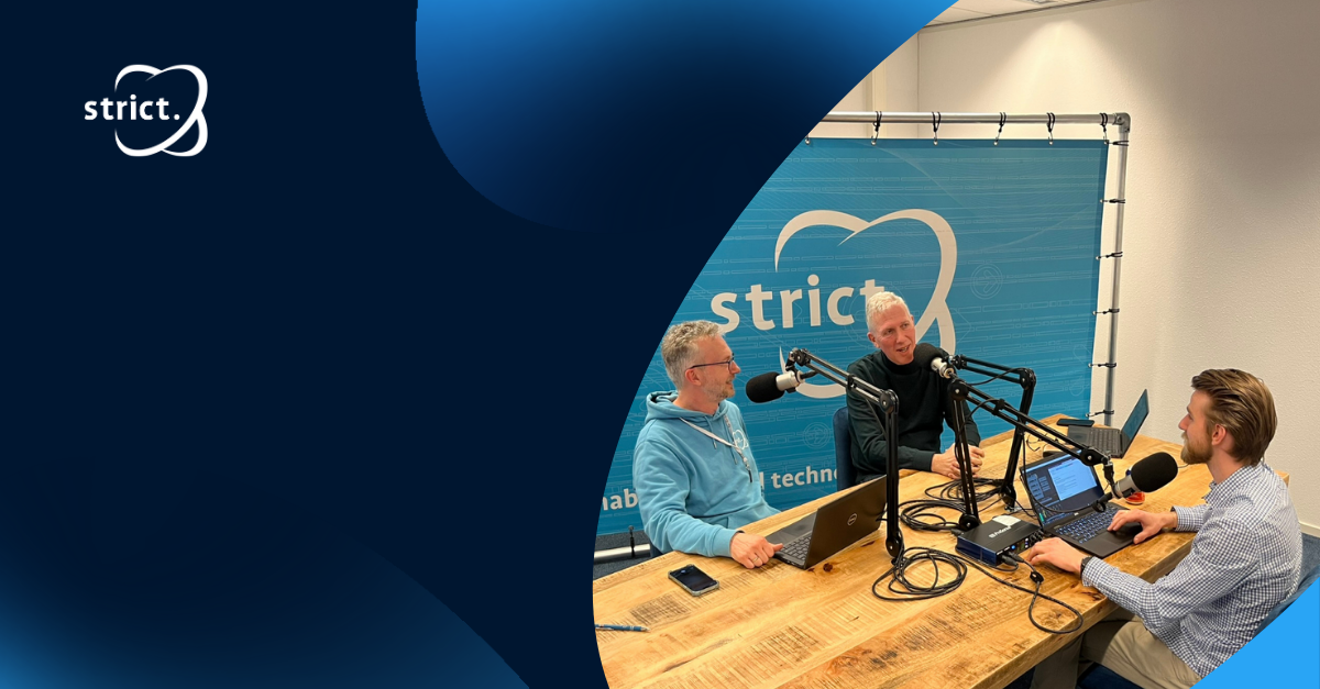 Thijs, Ken en Eildert nemen samen een podcast op